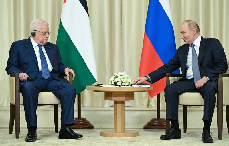 ISRAEL-PALESTINIANS/PUTIN-ABBAS Russian President Vladimir Putin attends a meeting with Palestinian President Mahmoud Abbas outside Moscow, Russia August 13, 2024. Sputnik/Alexey Maishev/Pool via REUTERS ATTENTION EDITORS - THIS IMAGE WAS PROVIDED BY A THIRD PARTY.
