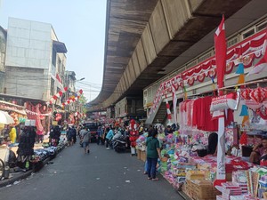 Menengok Penjual Bendera di Pasar Asemka Empat Hari Jelang HUT RI