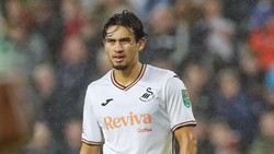 Swansea City Putus Kontrak Nathan Tjoe-A-On