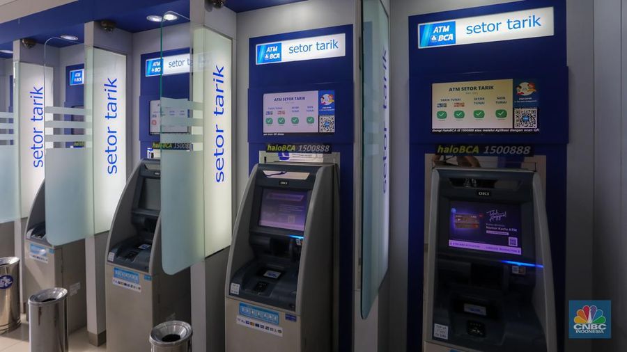 ATM Bank BCA. (CNBC Indonesia/Faisal Rahman)