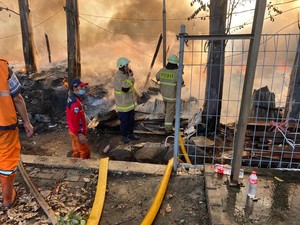 Kebakaran di Jakut Hanguskan 120 Rumah Petak, 1 Orang Tewas
