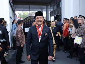 Trenggono Raih Tanda Kehormatan Bintang Mahaputera dari Jokowi