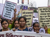 India Panas, Pemerkosaan & Pembunuhan Dokter Ancam Negara