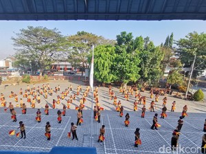 112 Siswa SD di Kota Blitar Tampilkan Parade Semafor di HUT Pramuka