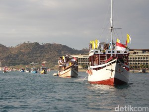 Prosesi Laut Festival Golo Koe Labuan Bajo, Kapal Wisata Diminta Hindari Rute