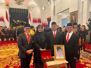 Jokowi Anugerahkan Tanda Kehormatan Pencipta Selawat Badar Banyuwangi