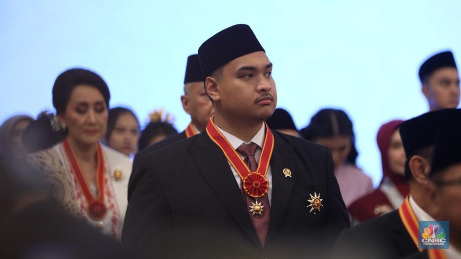 Menteri Pemuda dan Olahraga Dito Ariotedjo dalam acara upacara penganugerahan tanda kehormatan Republik Indonesia, Istana Negara, (14/8/2024). (CNBC Indonesia/Tri Susilo)