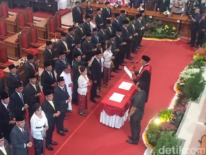 45 Anggota DPRD Buleleng Periode 2024-2029 Dilantik