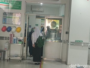 Diduga Keracunan, Sejumlah Mahasiswa Vokasi Undip Dilarikan ke RS