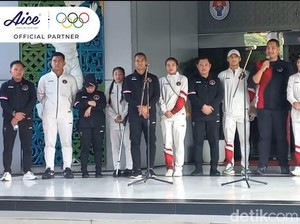 Peraih Medali Olimpiade 2024 Diarak dari Kemenpora ke Istana Negara