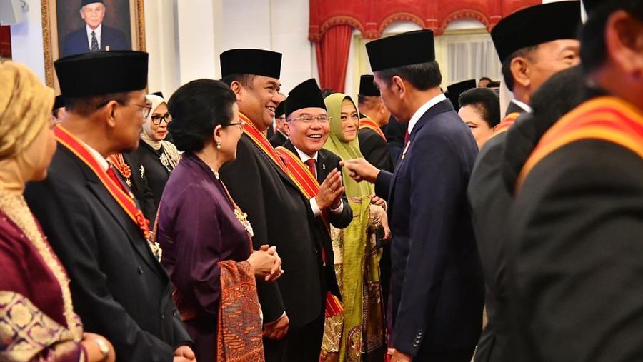 Sufmi Dasco Ahmad dalam acara upacara penganugerahan tanda kehormatan Republik Indonesia, Istana Negara, (14/8/2024). (Tangkapan layar Instagram @sufmi_dasco)