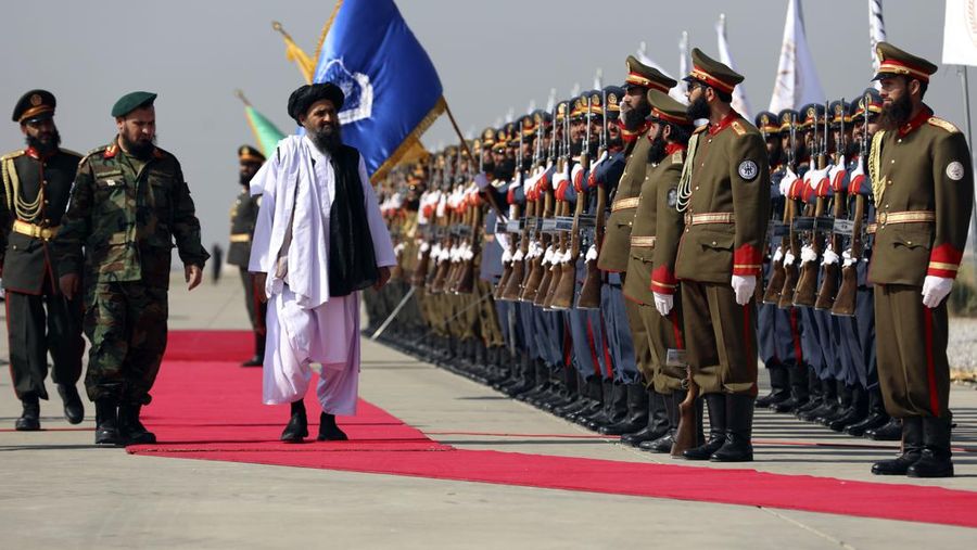 Taliban Afghanistan merayakan tiga tahun berkuasa pada Rabu (14/8/2024) dengan parade militer. (AP Photo/Abdul Khaliq)