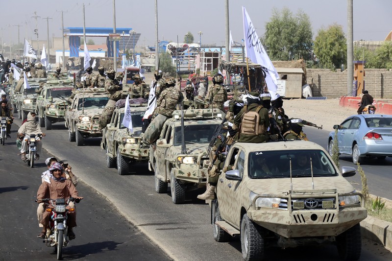Taliban Afghanistan merayakan tiga tahun berkuasa pada Rabu (14/8/2024) dengan parade militer. (AP/Siddiqullah Alizai) Taliban Afghanistan merayakan tiga tahun berkuasa pada Rabu (14/8/2024) dengan parade militer. (AP/Siddiqullah Alizai)