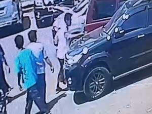 Viral ABG Coreti Mobil Gambar Kelamin di Parkiran Masjid Pekalongan