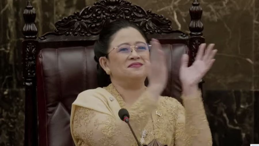 Ketua DPR RI, Puan Maharani bertepuk tangan saat Sidang Tahunan MPR dan Sidang Bersama DPR RI-DPD RI di gedung DPR/MPR RI, Jakarta, Jumat (16/8/2024). (Tangkapan Layar Youtube DPR RI)
