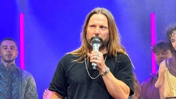 Sosok Max Martin di Balik Lagu Baru Lisa BLACKPINK-Rosalia New Woman