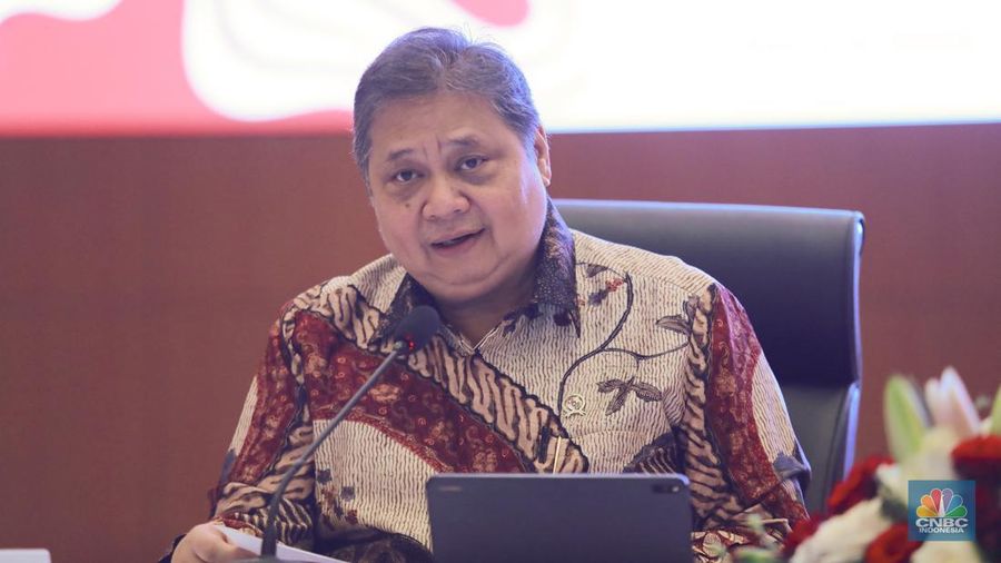 Menko Perekonomian Airlangga Hartarto dalam Konferensi Pers Nota Keuangan dan Rancangan Anggaran Pendapatan dan Belanja Negara (RAPBN) 2025 di Kantor Kementerian Keuangan, Jakarta, Jumat (16/8/2024). (վ/Muhammad Sabki)