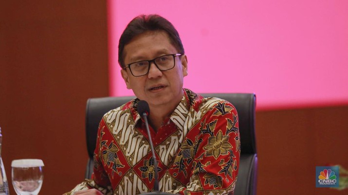 Menteri Kesehatan Budi Gunadi Sadikin dalam Konferensi Pers Nota Keuangan dan Rancangan Anggaran Pendapatan dan Belanja Negara (RAPBN) 2025 di Kantor Kementerian Keuangan, Jakarta, Jumat (16/8/2024). (CNBC Indonesia/Muhammad Sabki)