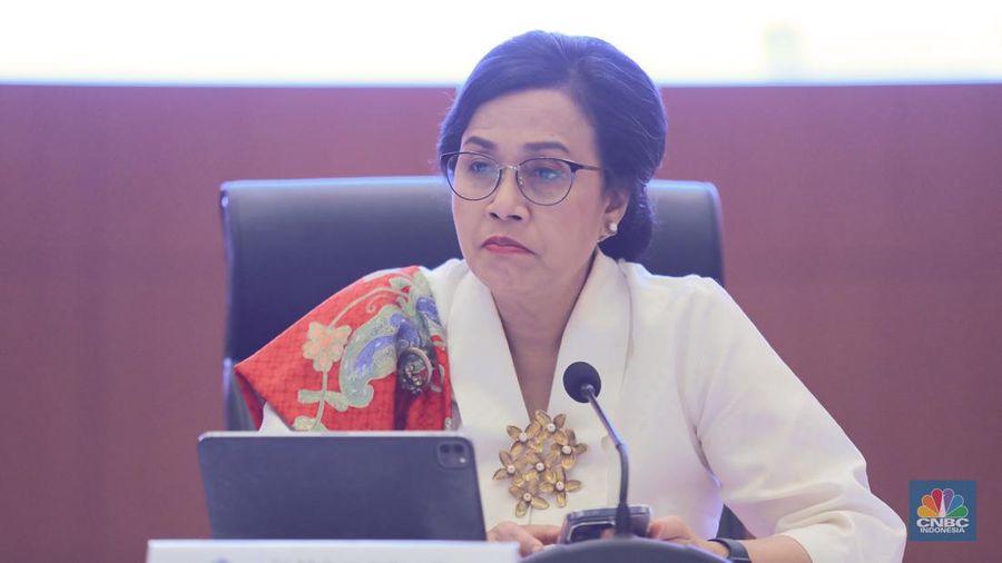 Menteri Keuangan (Menkeu), Sri Mulyani Indrawati dalam Konferensi Pers Nota Keuangan dan Rancangan Anggaran Pendapatan dan Belanja Negara (RAPBN) 2025 di Kantor Kementerian Keuangan, Jakarta, Jumat (16/8/2024). (վ/Muhammad Sabki)