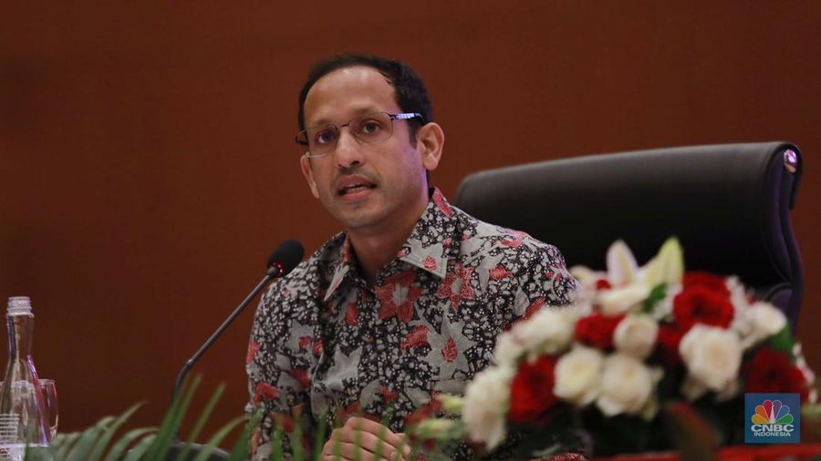 Menteri Pendidikan, Kebudayaan, Riset, dan Teknologi, Nadiem Makarim dalam Konferensi Pers Nota Keuangan dan Rancangan Anggaran Pendapatan dan Belanja Negara (RAPBN) 2025 di Kantor Kementerian Keuangan, Jakarta, Jumat (16/8/2024).