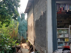 Terungkap Alasan Ada Patung Liberty di Pinggir Jalan Pondok Cabe