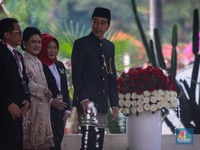 Pakai Baju Adat Bangsawan Betawi, Ini Pesan Jokowi untuk Jakarta