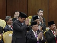 Detik-Detik Prabowo Berdiri Dititip Amanat Jokowi di Sidang DPR/MPR