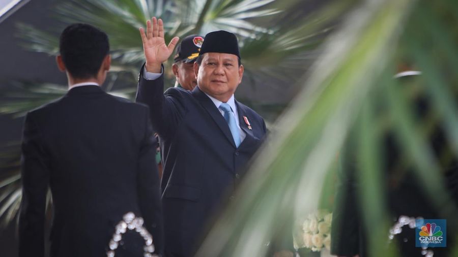 Presiden terpilih Prabowo Subianto tiba di gedung DPR/MPR RI, Jakarta, Jumat (16/8/2024). (CNBC Indonesia/Faisal Rahman)