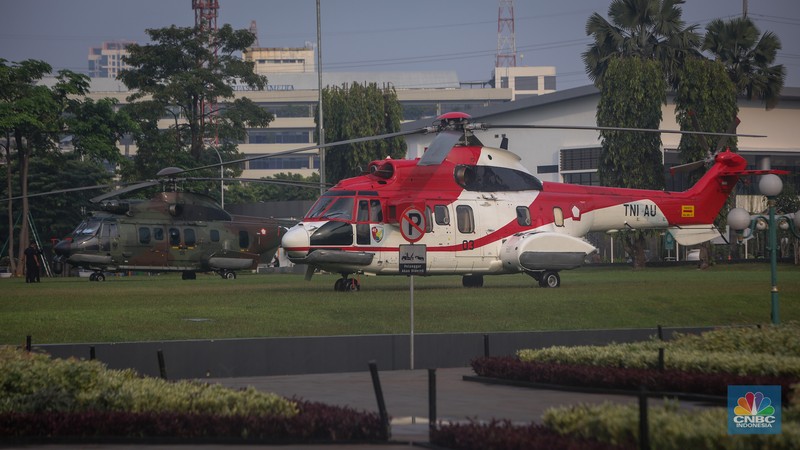 Sejumlah anggota Polisi Militer (PM) melakukan penjagaam jelang Sidang Tahunan MPR dan Sidang Bersama DPR RI-DPD RI di gedung DPR/MPR RI, Jakarta, Jumat (16/8/2024). Sejumlah anggota Polisi Militer (PM) melakukan penjagaam jelang Sidang Tahunan MPR dan Sidang Bersama DPR RI-DPD RI di gedung DPR/MPR RI, Jakarta, Jumat (16/8/2024). (CNBC Indonesia/Faisal Rahman)