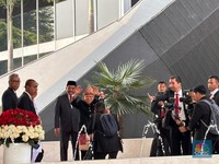 Pakai Baju Adat, Wapres Ma'ruf Amin Tiba di DPR