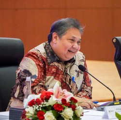 Soal Kriteria Pengguna BBM Subsidi, Airlangga Lempar ke ESDM