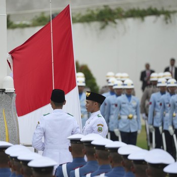 Bendera Merah Putih Berkibar Sempurna Saat Upacara di IKN
