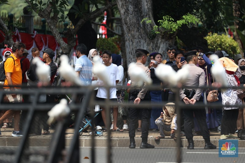 Pengamanan di Istana Negara, Jakarta jelang peringatan detik-detik proklamasi berlangsung sangat ketat, Sabtu (17/8/2024). (CNBC Indonesia/Tri Susilo)