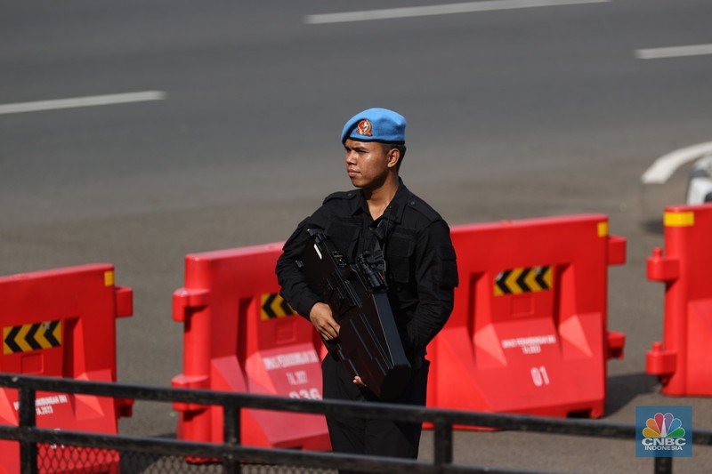 Pengamanan di Istana Negara, Jakarta jelang peringatan detik-detik proklamasi berlangsung sangat ketat, Sabtu (17/8/2024). (CNBC Indonesia/Tri Susilo)