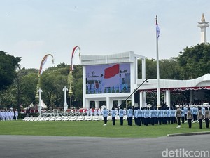 Momen Para Tamu Tepuk Tangan Saat Prabowo Muncul di Videotron Istana Merdeka