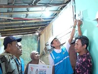 HUT RI, Pegawai PLN Sambung 7.357 Listrik Gratis ke Warga Kurang Mampu
