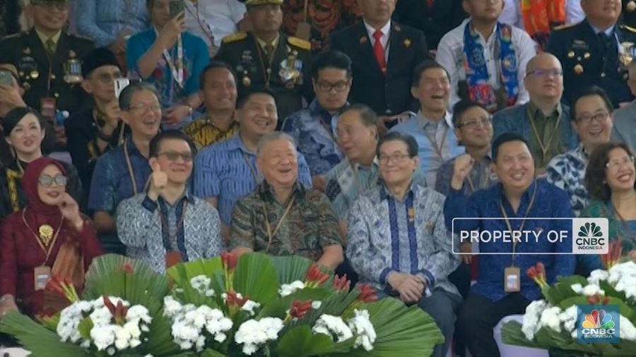 Sederet taipan terkaya RI hadir secara langsung menyaksikan upacara kemerdekaan perdana yang dilakukan di Ibu Kota Nusantara (IKN) pada Sabtu (17/8).