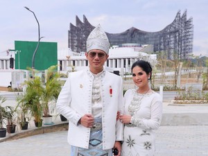 AHY-Annisa Pohan Kompak Pakai Baju Adat Kalteng di HUT Kemerdekaan RI