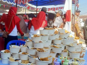 Juragan Bakso di Banjarnegara Bagikan 1.000 Mangkuk buat Rayakan HUT Ke-79 RI