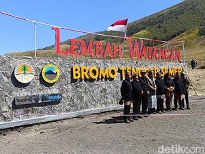 3 Spot Wisata Bromo Balik ke Nama Lokal: Bukit Teletubbies, Cinta, Kingkong