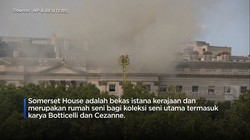 Kebakaran di Somerset House London, Ratusan Petugas Pemadam Dikerahkan