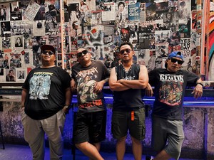 Melawan Batas, Random Rilis Album Ketiga