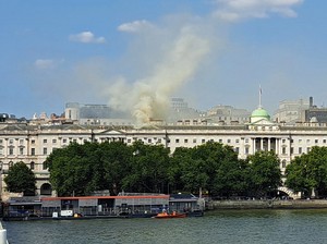 Bangunan Somerset House London yang Simpan Lukisan Vincent Van Gogh Kebakaran