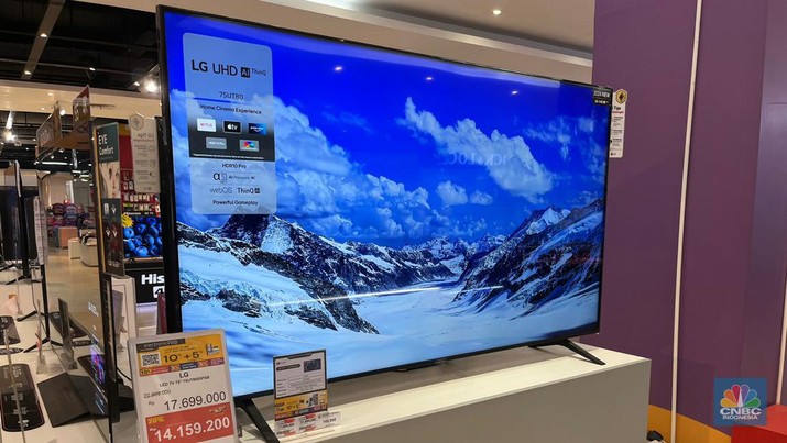Transmart Central Park Mall, Jakarta Barat. (CNBC Indonesia/Rindi Salsabilla)