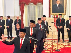 Jokowi Resmi Lantik Supratman Andi jadi Menkumham-Bahlil Menteri ESDM