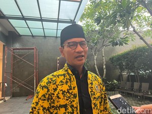 Kembali Maju Pilwalkot Mataram, Mohan Roliskana Cuti Mulai 23 September