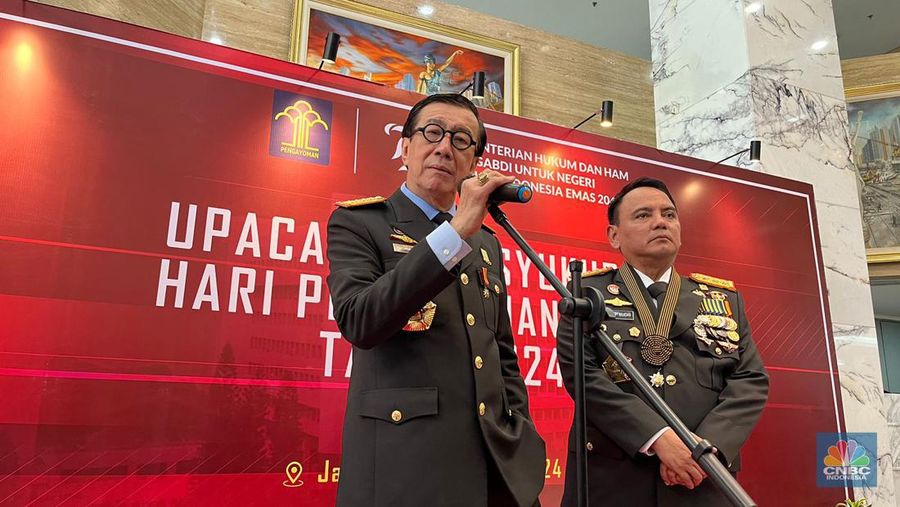 Menteri Hukum dan HAM (Menkumham RI), Yasonna Laoly dalam Hari Pengayoman atau Hari Ulang Tahun (HUT) Kemenkumham yang ke-79 di Kantor Kemenkumham RI, Jakarta, Senin (19/8/2024). (CNBC Indonesia/Rindi Salsabilla)