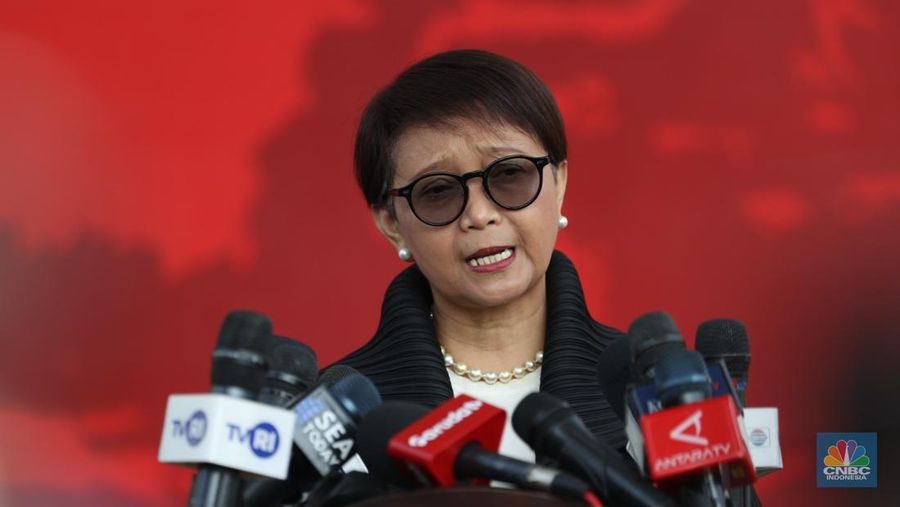 Menteri Luar Negeri Retno Marsudi di Istana Merdeka, Jakarta, Senin (19/8/2024). (CNBC Indonesia/Tri Susilo)