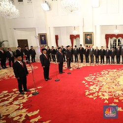 Ramai-Ramai Media Asing Sorot Jokowi Reshuffel Kabinet Jelang Lengser