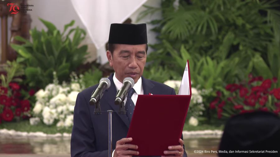 Presiden Joko Widodo melantik Pejabat Negara Republik Indonesia, Istana Negara, (19/8/2024). (Tangkapan Layar Youtube Sekretariat Presiden)